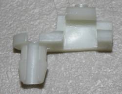 Right Door Lock Rod Clip 1969-72